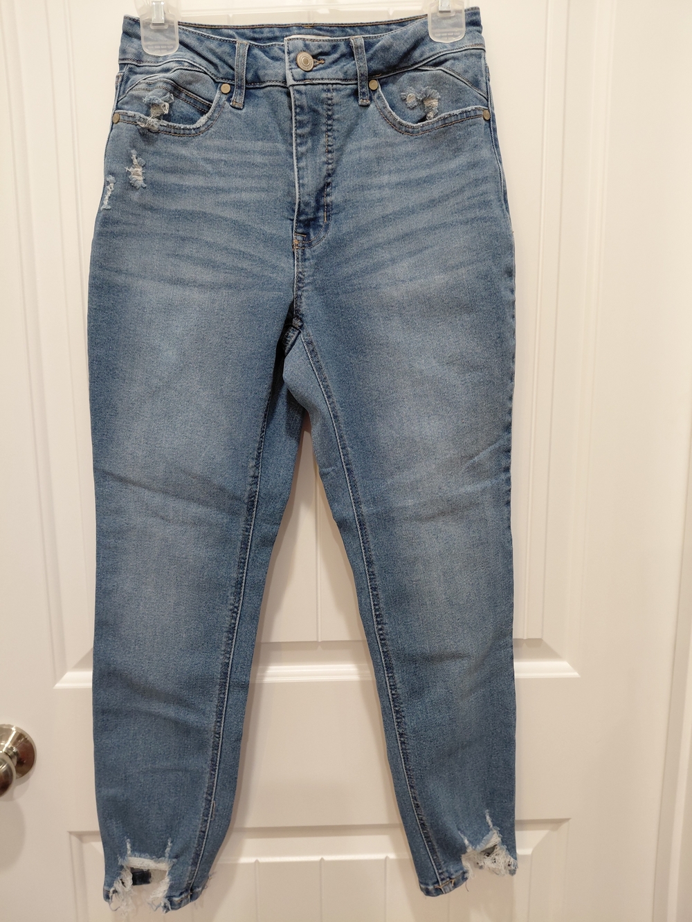sofia by sofia vergara Light Wash Distressed Straight Leg Jeans #2011